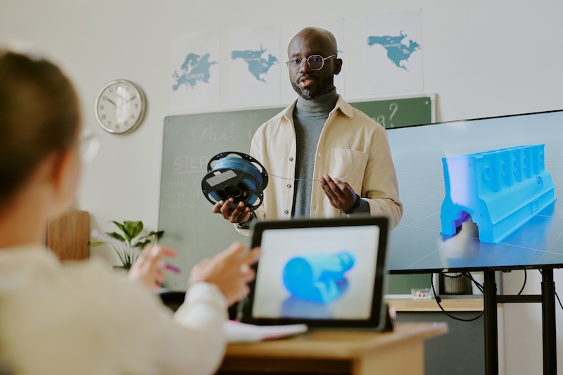 presenting-virtual-reality-technology-in-classroom-2025-02-11-13-29-31-utc